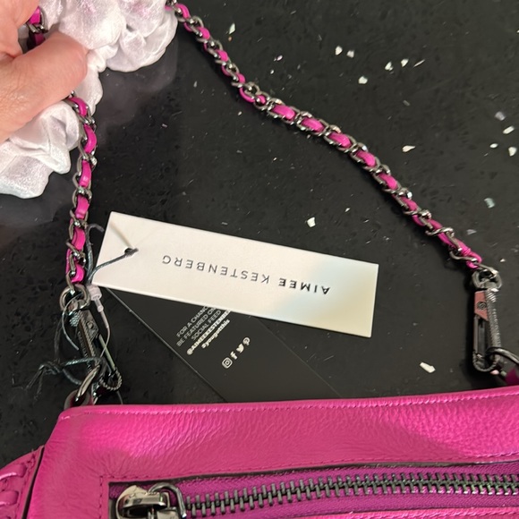 BNWT Aimee kesrenberg fuchsia magenta color cross body - Picture 4 of 5